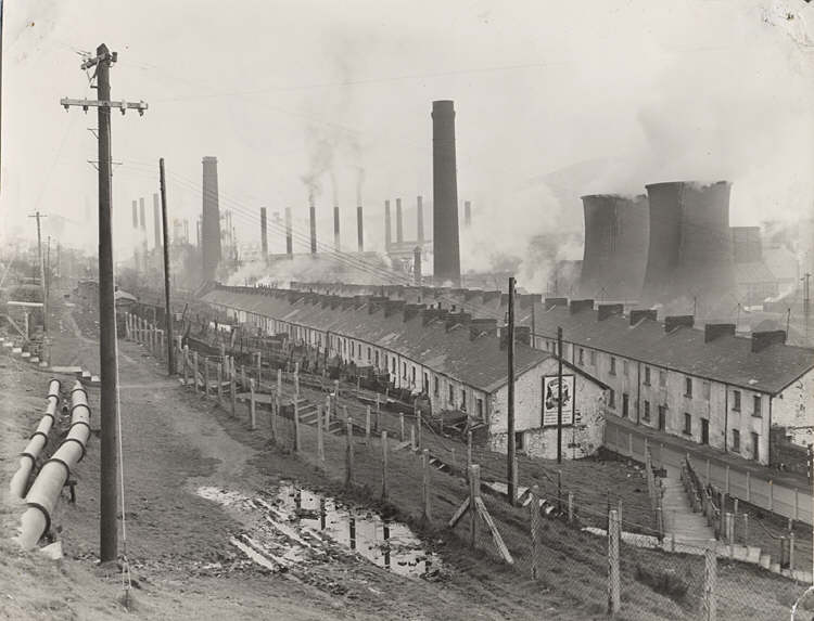 Viviendas de trabajadores en Ebbw Vale, Gales, levantadas en el siglo XIX y demolidas en 1950.