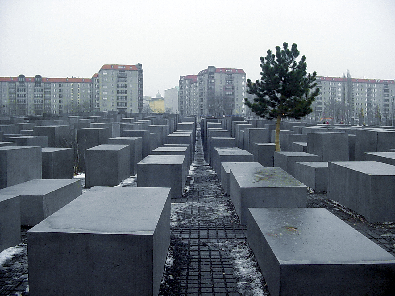 Figura 1. "Peter Eisenman, Memorial del Holocausto, Berlín." Fuente: Pía Montealegre