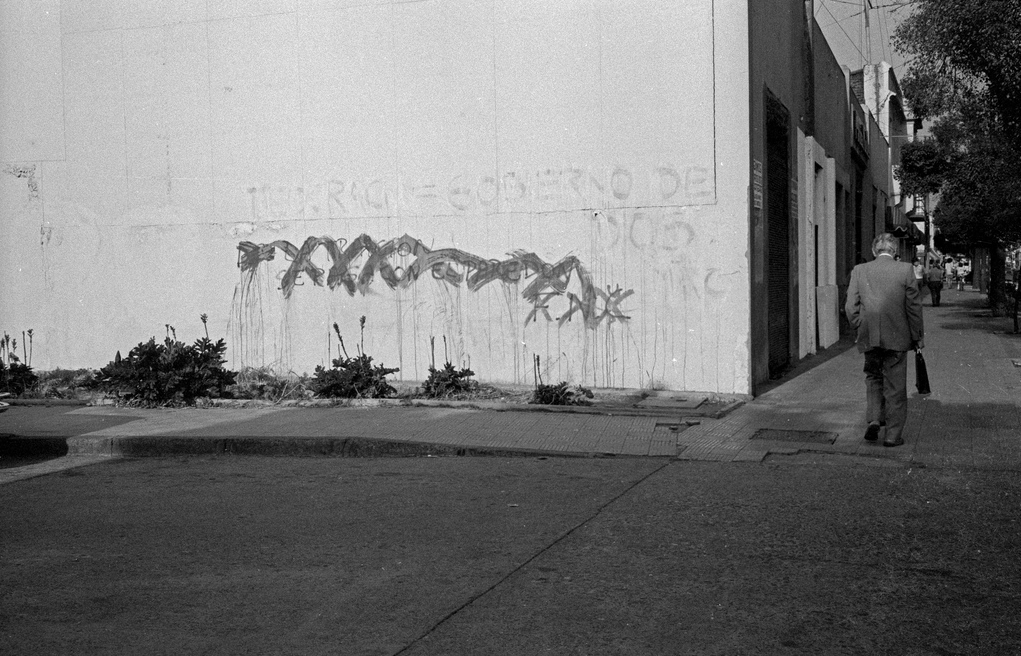 Santiago, 1987 © Marcelo Montecino.