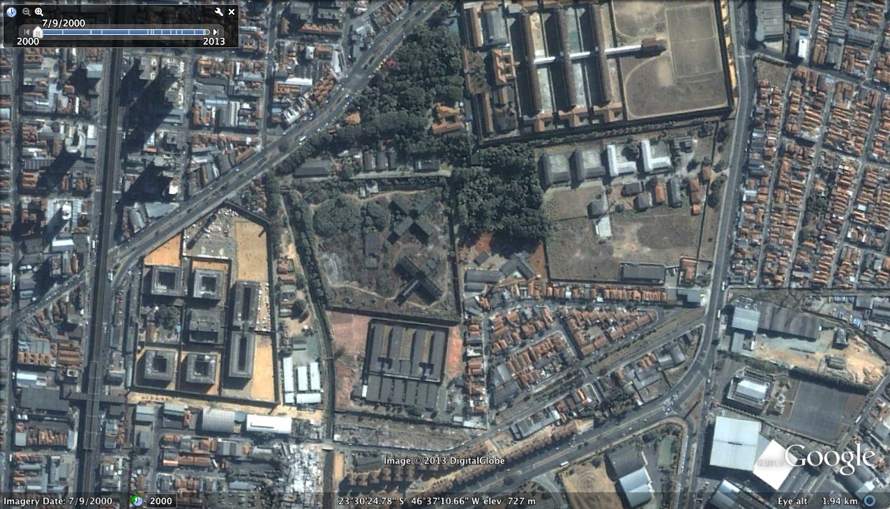 Carandirú, el mayor centro penitenciario de América Latina, en el año 2000. Fuente: Google Earth.