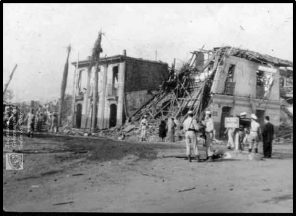 Fig. 6. Ruinas que dejó peligrosamente en pié la explosión del 7 de agosto (1956). Fuente: Santiago de Cali, Biblioteca Departamental Jorge Garcés Borrero.http://hdl.handle.net/10906/26310 