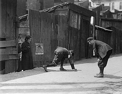 Truanes fuera de clases, 1910